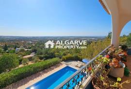 Charming Hilltop 4 bedroom Villa with Breathtaking Views in Estoi, Algarve