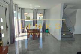 3 bedroom villa with pool in Prazeres, Calheta