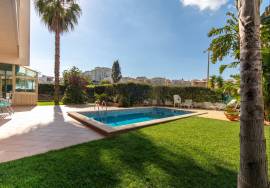 Apartment with 4 bedrooms Duplex with private pool - Portimão