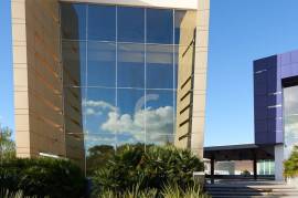 Premium office building in Parque dos Poetas, Oeiras