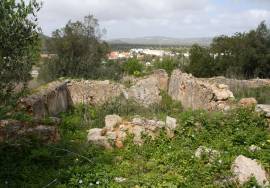 LOULE - Plot with ruin