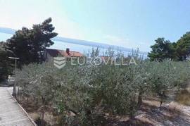 Omiš, Marušići, attractive building plot with a sea view, 70 meters from the beach