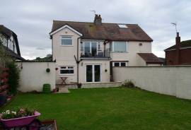 3 bedroom, Semi-detached house for sale