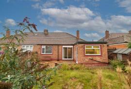 3 bedroom, Semi-detached bungalow for sale