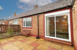 3 bedroom, Semi-detached bungalow for sale