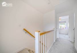 3 bedroom, Semi-detached house for sale