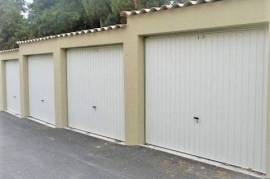 Ensemble de 10 garages/box déjà loués