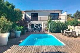 Maison contemporaine T4 de 130m2 avec piscine et garage intra rocade