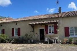 Ferme agricole avec granges, séchoir à tabac et 17 ha