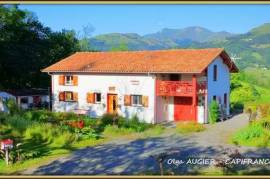 Dpt Pyrénées Atlantiques (64), à vendre SAINT JEAN PIED DE PORT maison T4