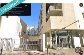 RARE A LA VENTE QUARTIER JOLIETTE - GARAGE A PIED DES TERRASSES DU PORT