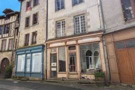 Rental building in Saint Léonard de Noblat