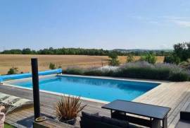 South Charente country house with pool. 2 acres.