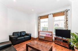 To Rent - Salterford Road, Tooting, SW17 - £2,000 pcm    Tenancy Info