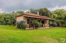 Villa - Sorano. Detached villa in beautiful secluded location