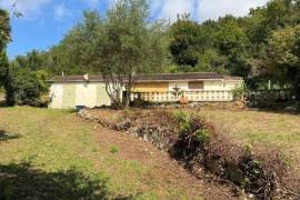 €70000 - Secluded Bungalow to Renovate in a Superb Wooded Location!