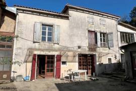 €101650 - 2 Bedroom House with Studio Near Verteuil-sur-Charente