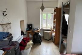 €244680 - Large 5-Bedroom House with Studio and Large Garden