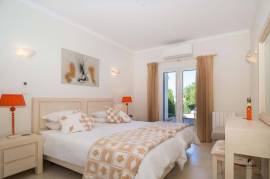 Three bedroom apartment overlooking the golf course of Vale da Pinta - Algarve