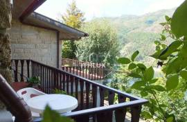 Country House in Gerês with River View