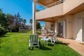 Apartamento T3 com vista para o campo de golfe de Vale da Pinta – Algarve