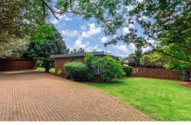 Luxury 4 Bed House For Sale in Roodepoort Johannesburg South