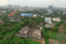 3 Houses For Sale in 9 Acres of Land Bangkok