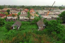 3 Houses For Sale in 9 Acres of Land Bangkok