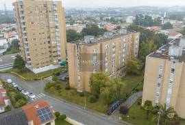 Fantastic 3 bedroom apartment with 3 fronts, on a top floor, in Gueifães, Maia – Not to be missed!