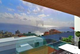 4 BEDROOM APARTMENT PENTHOUSE GATED COMMUNITY IN FUNCHAL