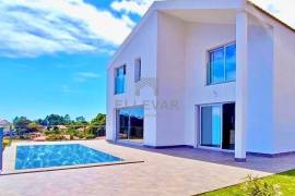 NEW DETACHED HOUSE IN THE PRAZERES AREA IN CALHETA