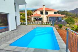 NEW DETACHED HOUSE IN THE PRAZERES AREA IN CALHETA