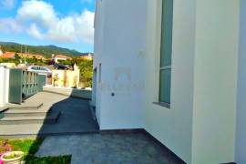 NEW DETACHED HOUSE IN THE PRAZERES AREA IN CALHETA