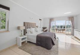 Carvoeiro - Spacious 4-bedroom villa with swimming pool and sea views