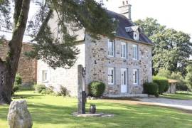 Detached Country House with Outbuilding