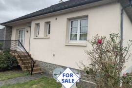 Traditional Detached House with Landscaped Garden