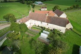 Detached Country House with Outbuilding