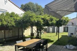 Single Storey Villa With Garden