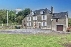 Detached Country House with Outbuilding