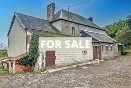 Detached Country House with Outbuilding