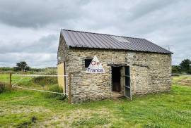 Detached Country House with Outbuilding