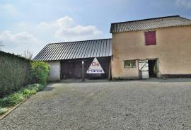 Detached Country House with Outbuilding