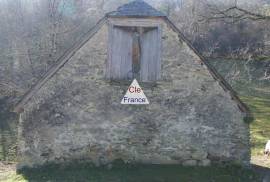 Barn in The Countryside with Open Views