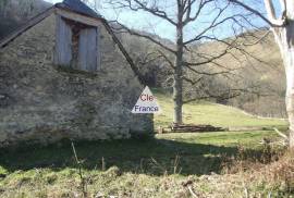 Barn in The Countryside with Open Views