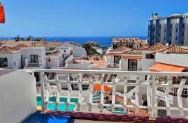 1 Bed Apartment with Sea Views For Sale in Los Diamantes, Los Cristianos 229,950€