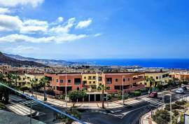 2 Bedroom Penthouse with Roof Terrace For Sale in Tesoro del Galeon, Adeje 385,000€