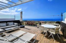 2 Bedroom Penthouse with Roof Terrace For Sale in Tesoro del Galeon, Adeje 385,000€