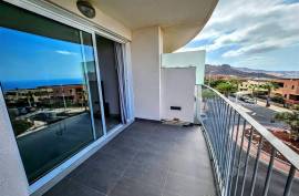 2 Bedroom Penthouse with Roof Terrace For Sale in Tesoro del Galeon, Adeje 385,000€