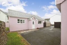 2 bedroom, Detached house for sale