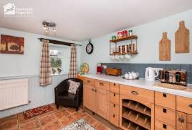 2 bedroom, Terraced House for sale